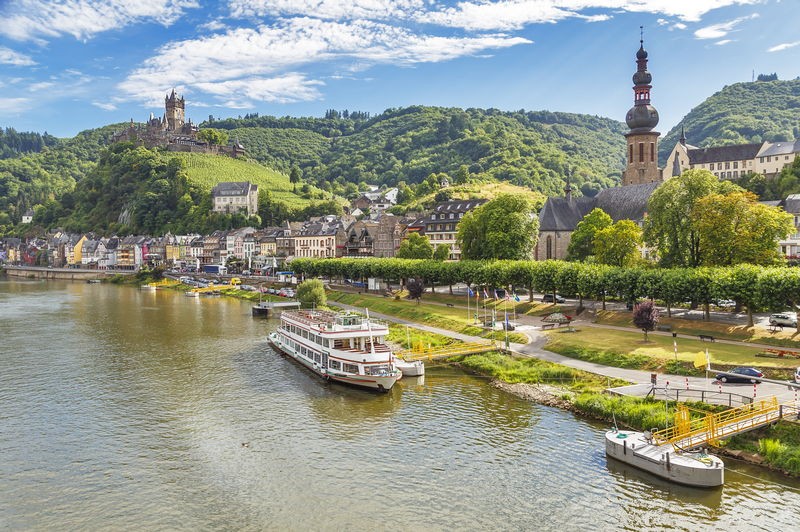 2 FLEUVES : la vallée du Rhin romantique et la magie de la Moselle