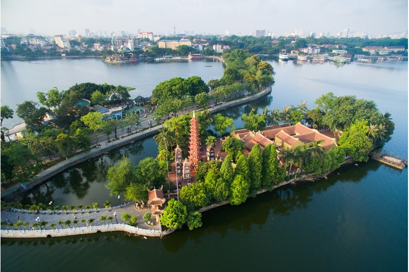 Des temples d'Angkor au delta du Mékong, Hanoï et la Baie d'Along (Formule port/port)