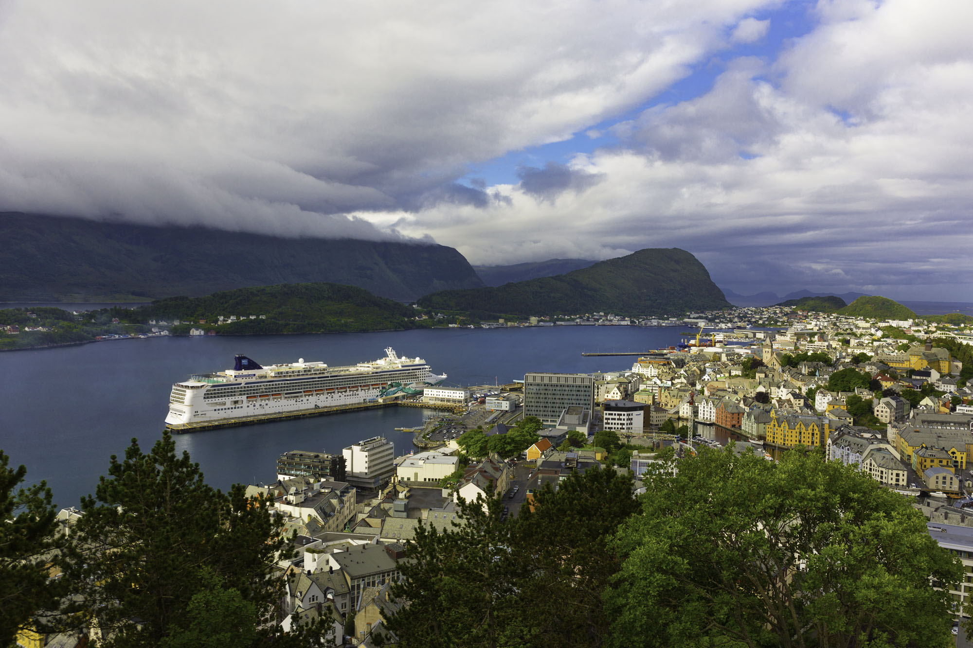 Kiel Allemagne - Copenhague Danemark - Hellesylt Norvège - Geiranger Norvège - Alesund Norvège - Flåm Norvège