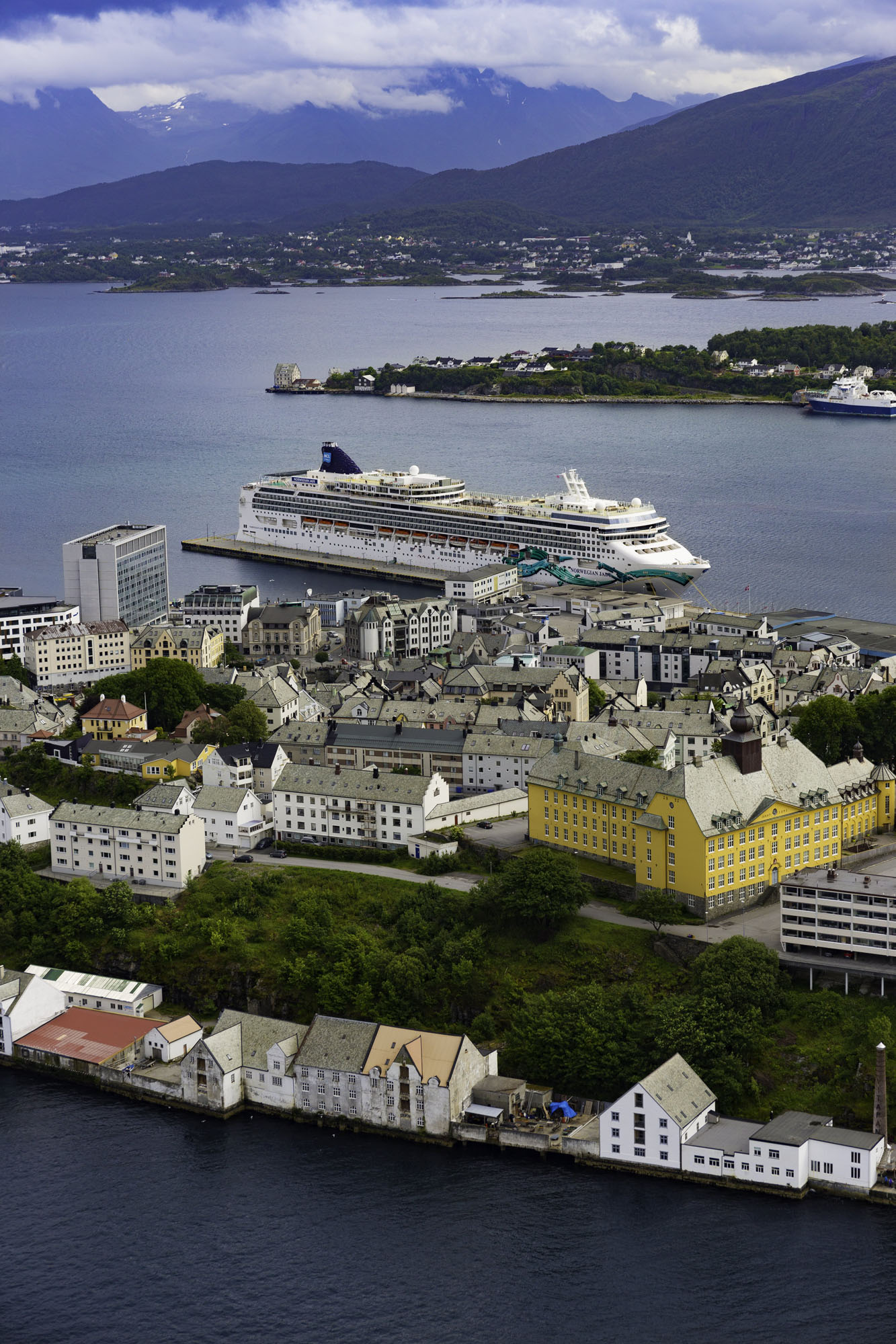 Kiel Allemagne - Copenhague Danemark - Hellesylt Norvège - Geiranger Norvège - Alesund Norvège - Flåm Norvège
