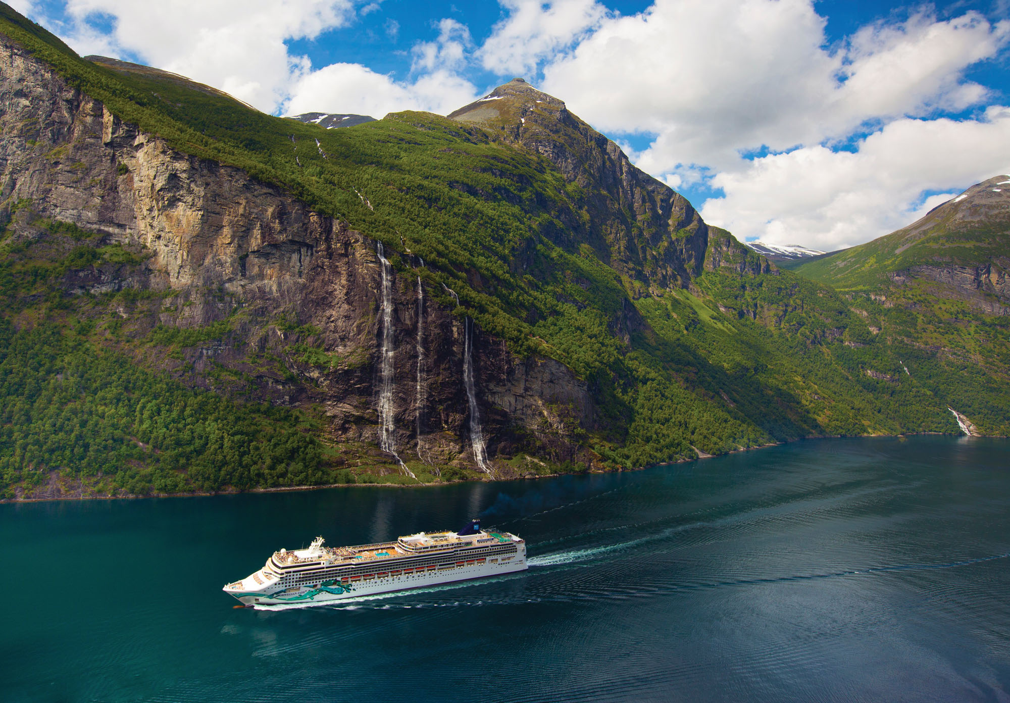 Kiel Allemagne - Copenhague Danemark - Hellesylt Norvège - Geiranger Norvège - Alesund Norvège - Flåm Norvège