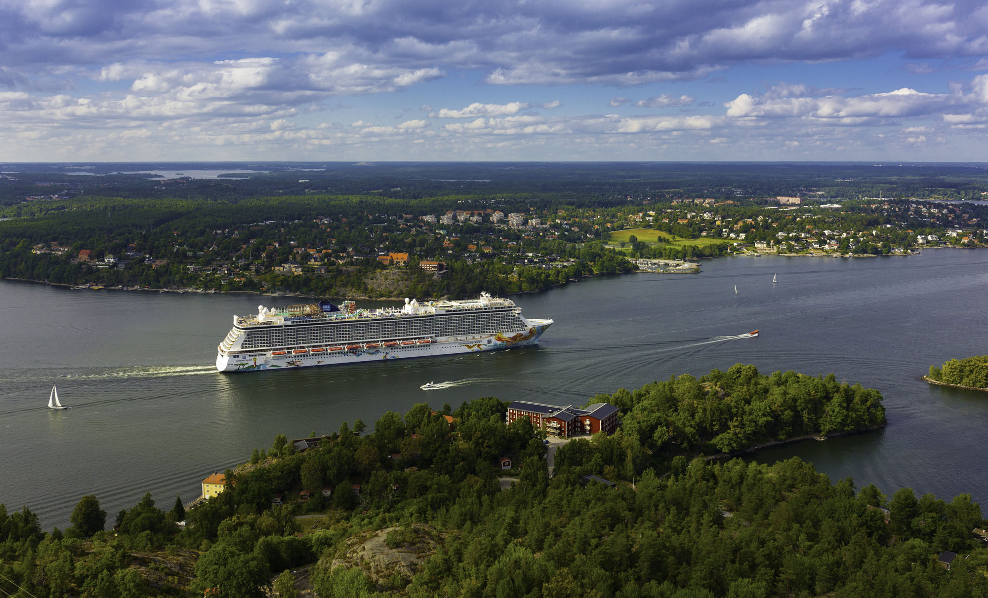 Copenhague Danemark - Aarhus Danemark - Warnemunde (Berlin) Allemagne - Gdynia (Gdansk-Danzig) Pologne - Klaipeda Lituanie - Riga Lettonie - Helsinki Finlande - Tallin Estonie - Stockholm Suède - Stockholm Suède