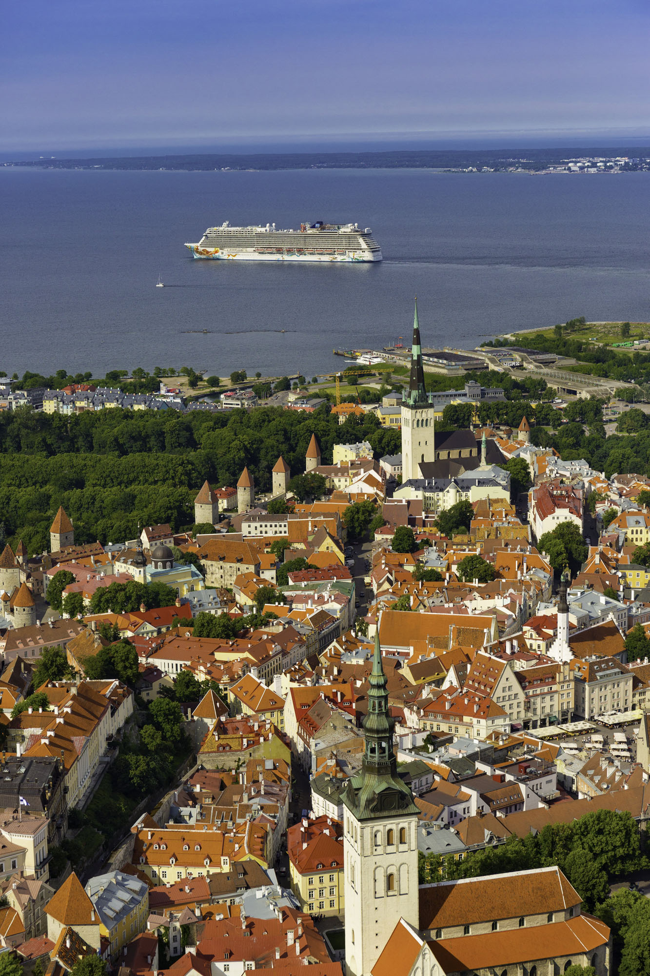 Copenhague Danemark - Aarhus Danemark - Warnemunde (Berlin) Allemagne - Gdynia (Gdansk-Danzig) Pologne - Klaipeda Lituanie - Riga Lettonie - Helsinki Finlande - Tallin Estonie - Stockholm Suède - Stockholm Suède