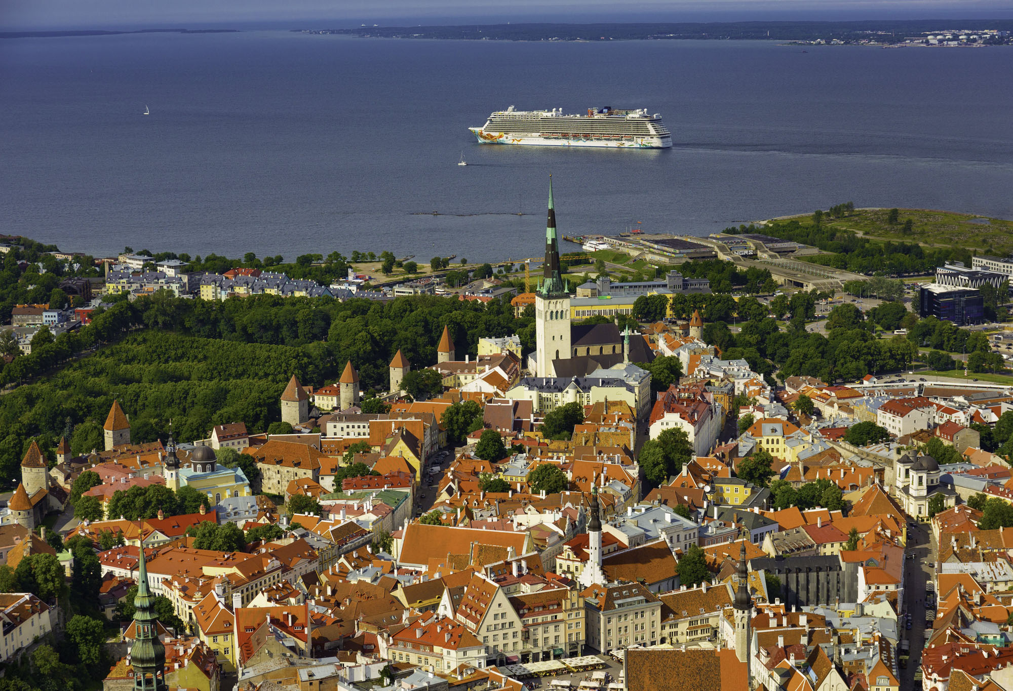 Copenhague Danemark - Warnemunde (Berlin) Allemagne - Gdynia (Gdansk-Danzig) Pologne - Klaipeda Lituanie - Riga Lettonie - Tallin Estonie - Helsinki Finlande - Stockholm Suède - Stockholm Suède