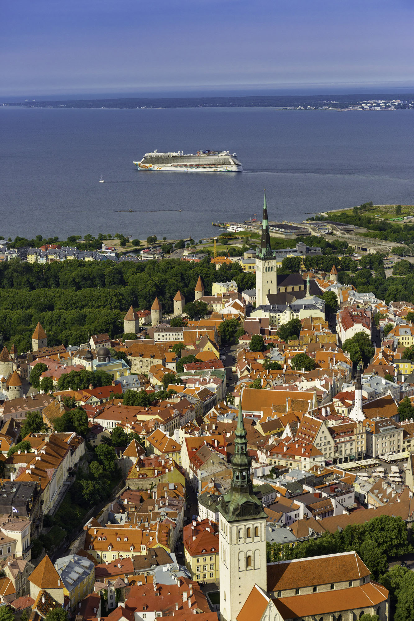 Copenhague Danemark - Warnemunde (Berlin) Allemagne - Gdynia (Gdansk-Danzig) Pologne - Klaipeda Lituanie - Riga Lettonie - Tallin Estonie - Helsinki Finlande - Stockholm Suède - Stockholm Suède